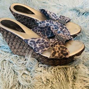 Dezario brand wedge sandals size 8